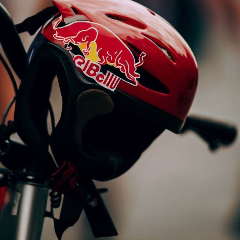 Kask Red Bull Rowerowy